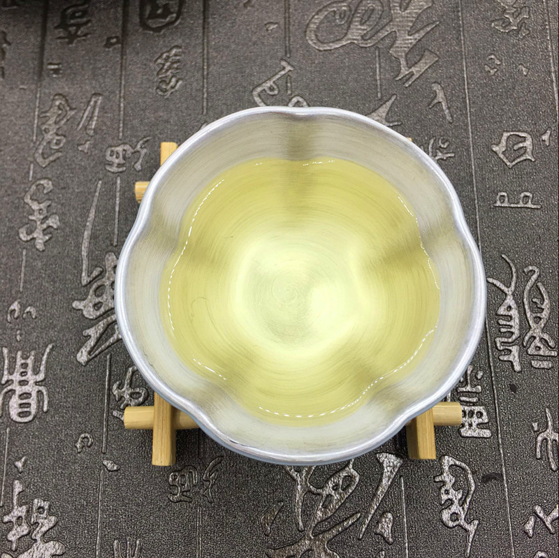 溧阳白茶市场价格(溧阳白茶第一锅拍出18.8万元)