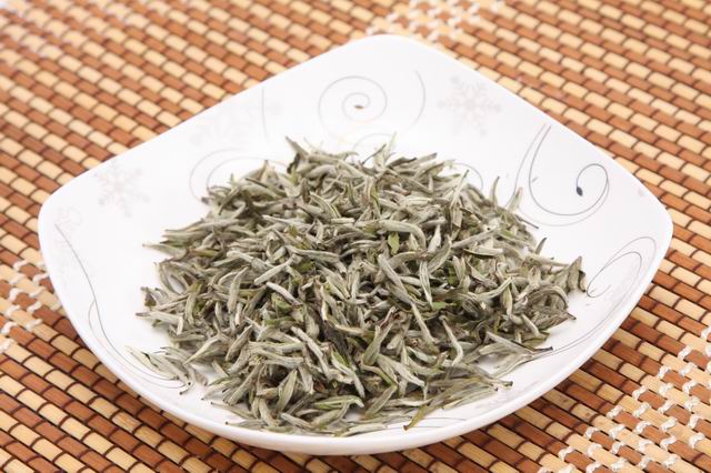 银针白毫是龙井(六大茶类中，绿茶中的白毫银针和千两茶是最著名的？)