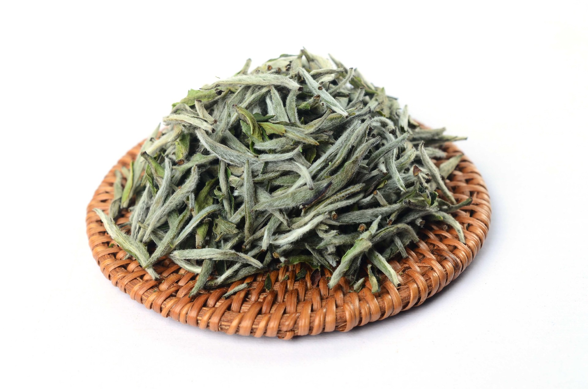 杭州安吉白茶成份分析(安吉白茶PK信阳毛尖，二者内含成分有哪些不同？)