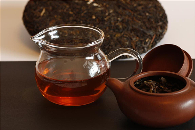 黄印生茶(2012年中茶牌黄印圆茶普洱生茶)