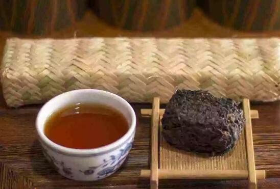 94年安化黑茶价格及图片(安化黑茶千两茶的市场价如何？)