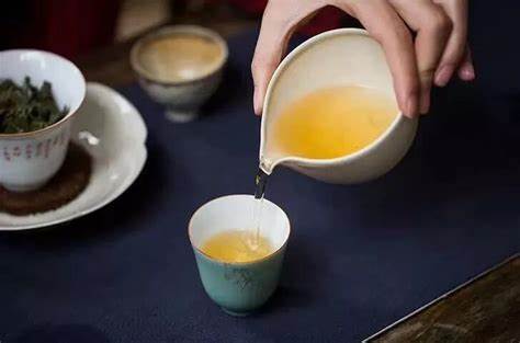 喝藏茶失眠(「有声品读藏茶」藏茶误区—影响睡眠)