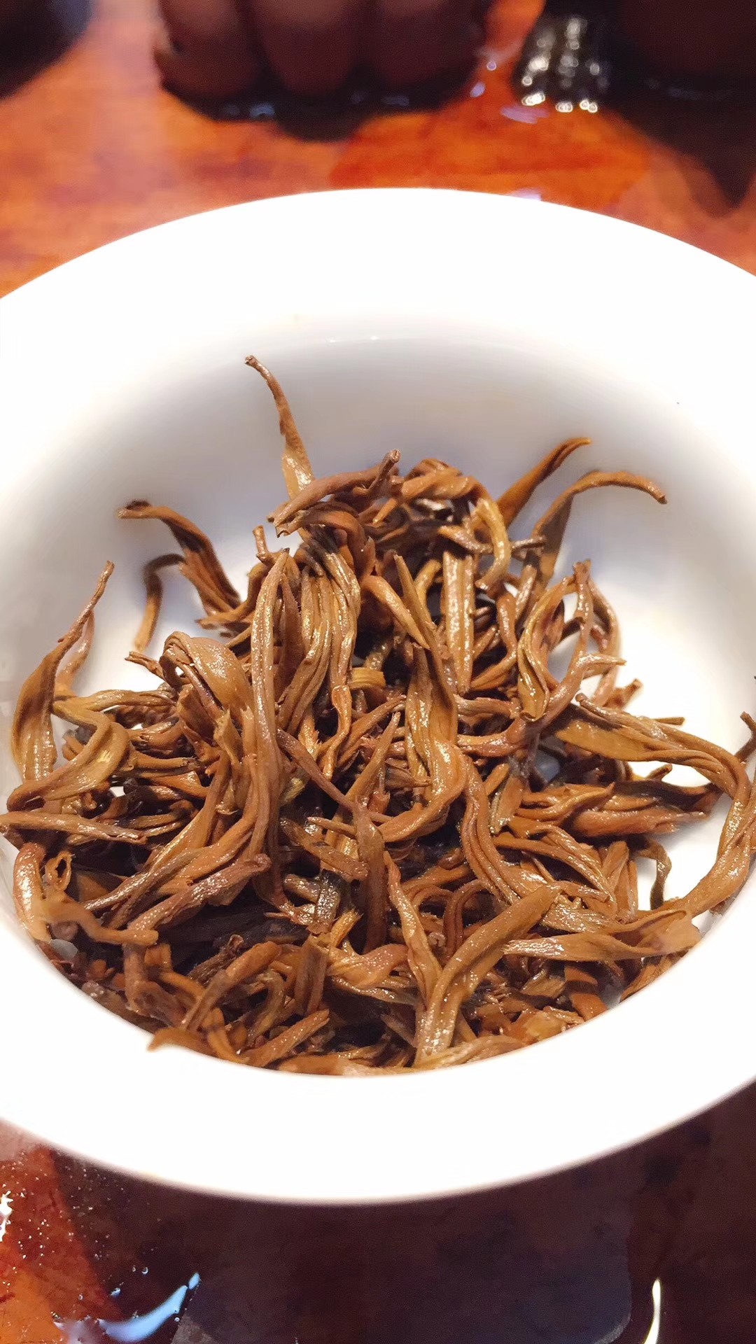 祁门红茶与黄山红茶哪个好(黄山毛峰和祁门红茶哪个好喝？)