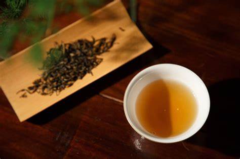 正山小种含有茶多酚吗(作为红茶鼻祖，正山小种为何独一无二？)