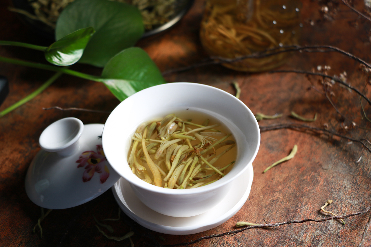 金银花 枸杞和花茶(养生壶花茶搭配)