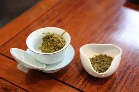 黄茶除湿气(大暑，黄茶一盏脾胃舒)