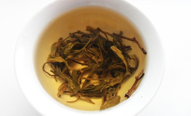 黄茶女生指(细说黄茶的：品种黄、工艺黄、之区别。新黄茶“黄魁”，是品种黄)